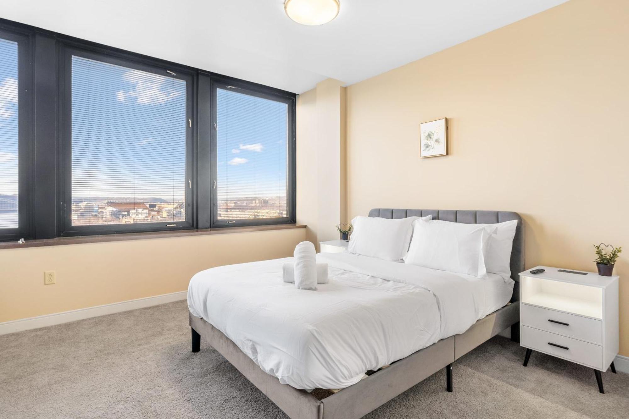 Luxury High Rise 1Bd River Views Downtown พิตต์สเบิร์ก ภายนอก รูปภาพ